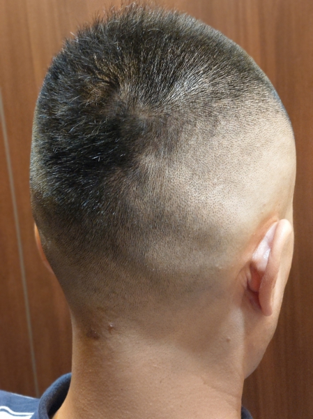 スキンフェードソフトモヒカン ヘアカタログ 高級理容室 床屋 ヘアサロン Premium Barber プレミアムバーバー