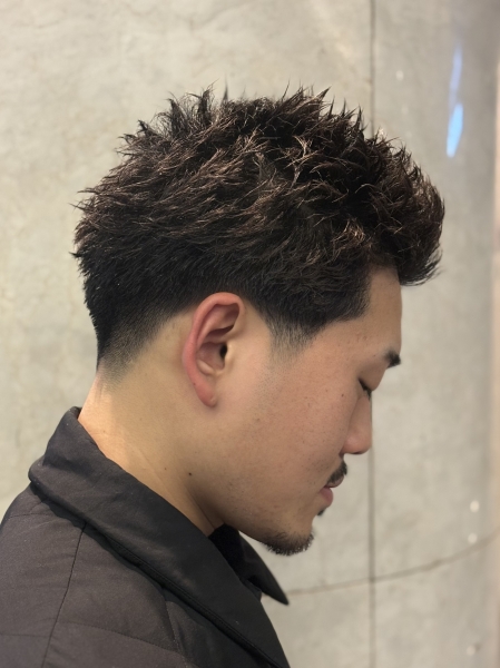 流行りのテーパーフェード冬でもオススメのスタイルです