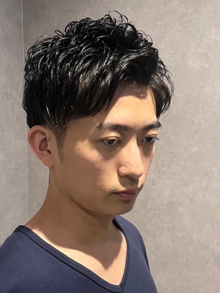 長めアップバングスタイル