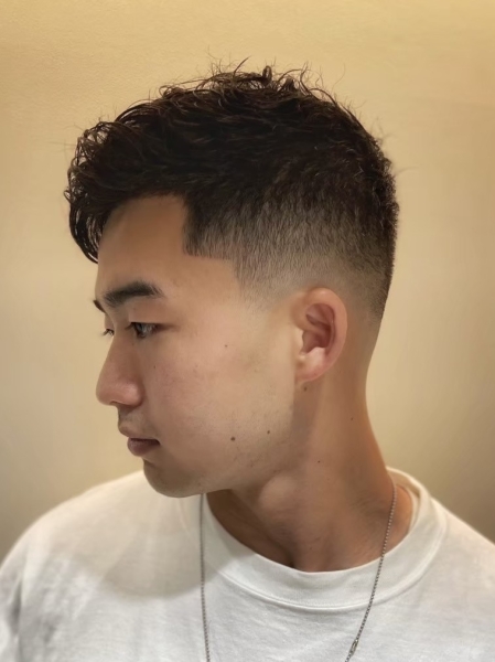 男らしさ際立つフェードスタイル