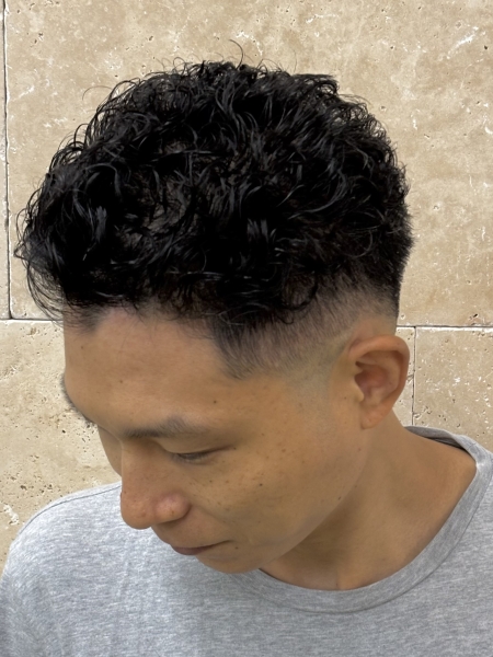渋さ全開“極道パーマ”