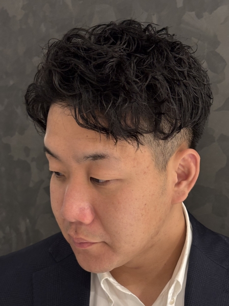 軽め少し短めベースに無造作ツイスパ