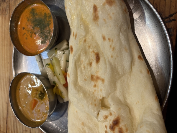 ランチはカレーナン！