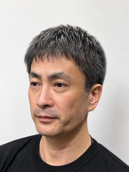 40代50代の白髪ボカシも相談|田町・三田のおじさんツーブロック/前髪を短く整える清潔感メンズショート
