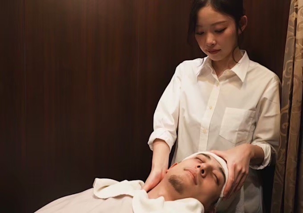 すっきり軽くなる「リラックス顔ほぐし」