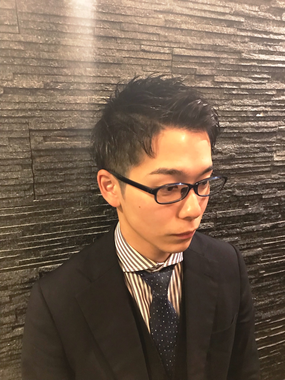 メンズヘア ビジネスシーンで対応できるかっこいいヘアスタイルとは ブログ Hiro Ginza 東京駅八重洲店 高級理容室 床屋 ヒロ銀座ヘアー サロン