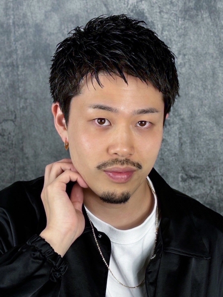 自然な刈り上げで大人っぽく