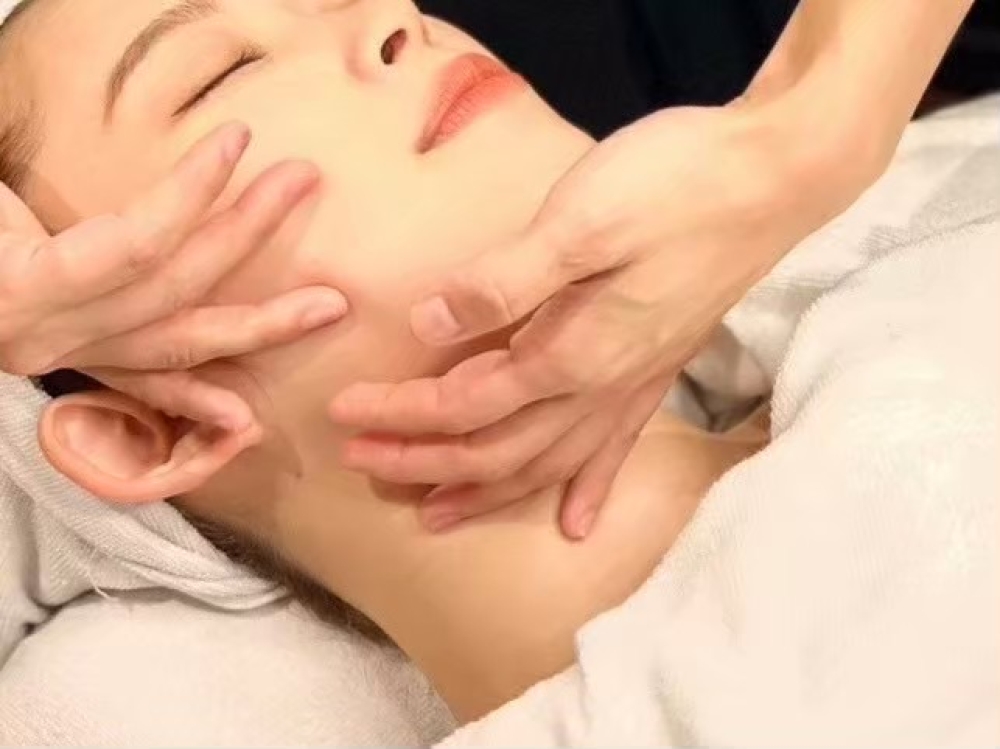 お顔ほぐしの効果って？
