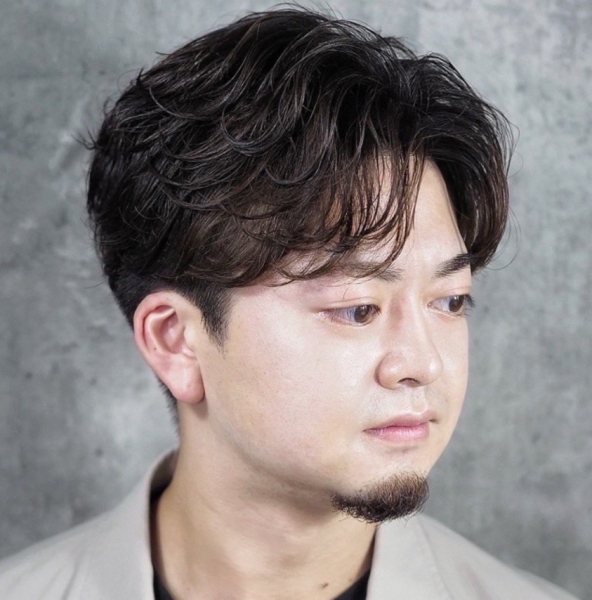 清潔感×男らしさを両立する“11月のビジネススタイル”