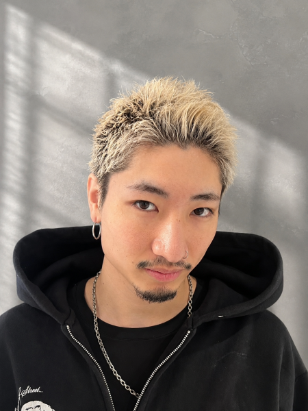 金髪×スパイキー