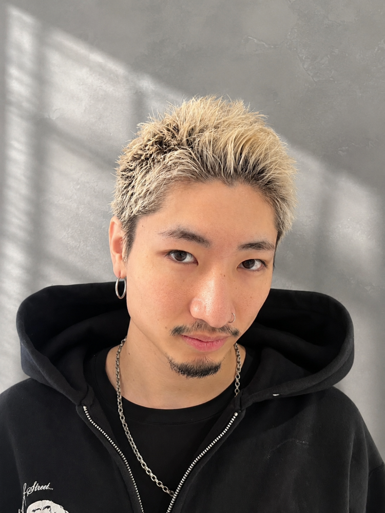 今流行りのブロンドヘア