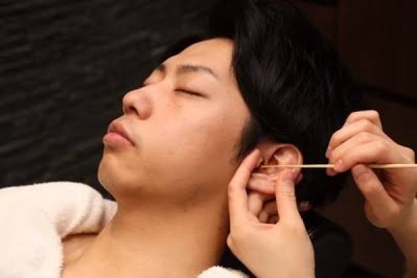 極上耳掃除でリラックス