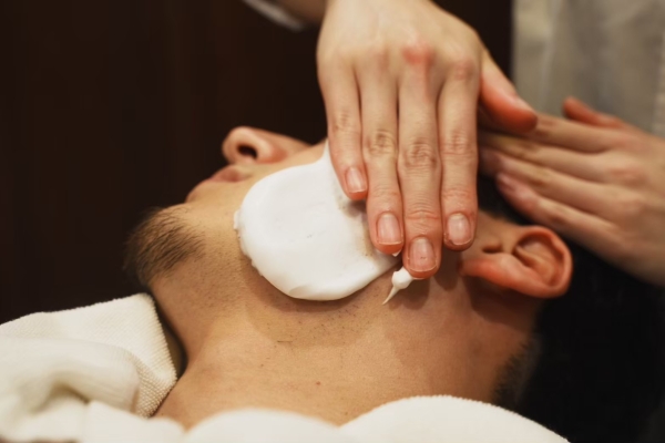 Hot Towel Shave Sydney CBD: Choosing a Service When You Usually Use an Electric Shaver