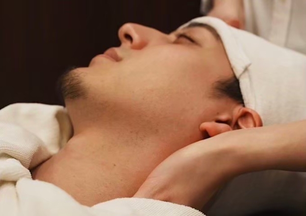 【メンズマッサージで整う“大人の身だしなみ”】