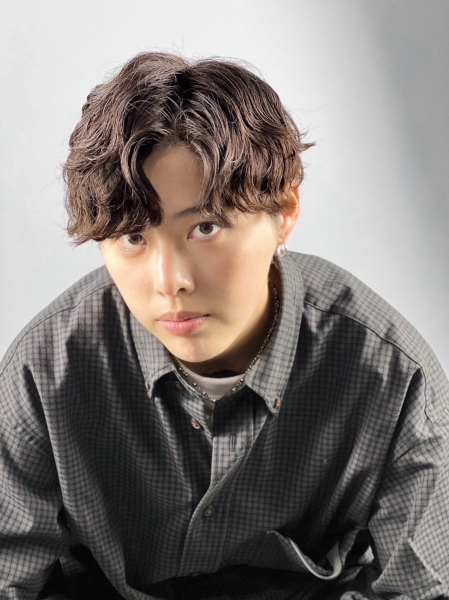 自然な立体感で魅せる・シャドーパーマ