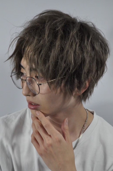 ブリーチでも色に軽さをつける