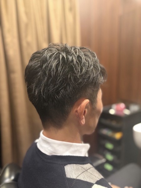夏のメンズパーマで爽やかにイメチェン