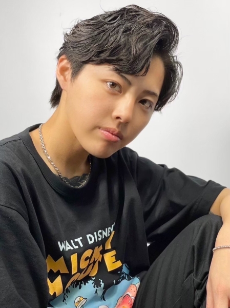 後ろ流しで魅せる大人のこなれショート