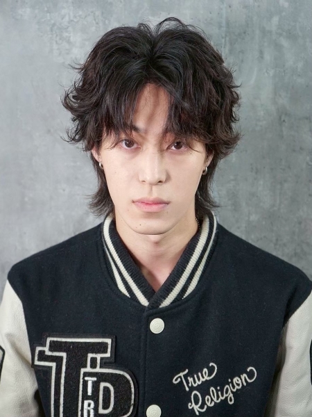 ラフさが色気になる、大人のナチュラルウルフ