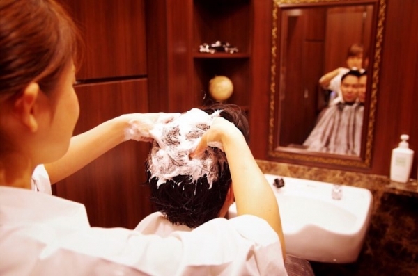 男を整える至福のスタンドシャンプー