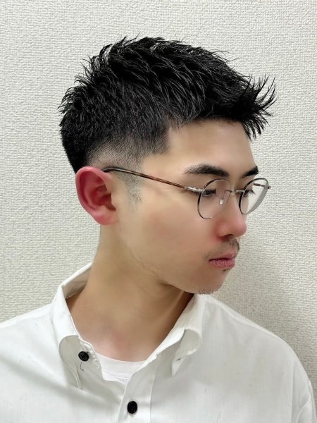「清潔感のあるビジネスヘア」「スーツに合う短髪スタイル」をお探しの方へ