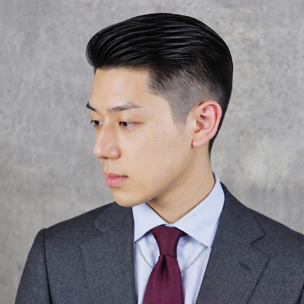 できる男の定番。七三分け×グリースで作る上品スタイル