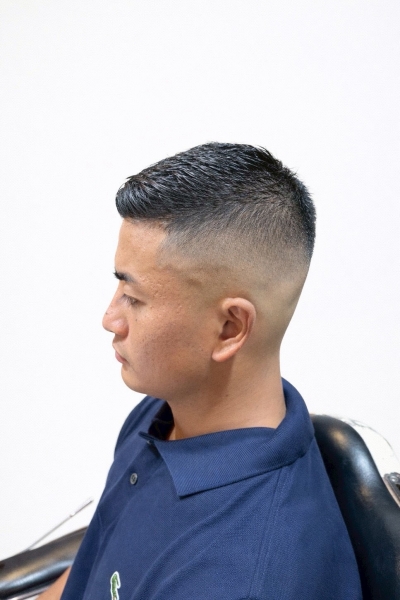 仕事帰りに整える理容室ヘア