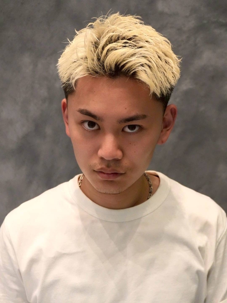 金髪ショート