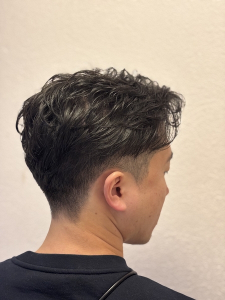 仕事帰りに整う大人の理容室