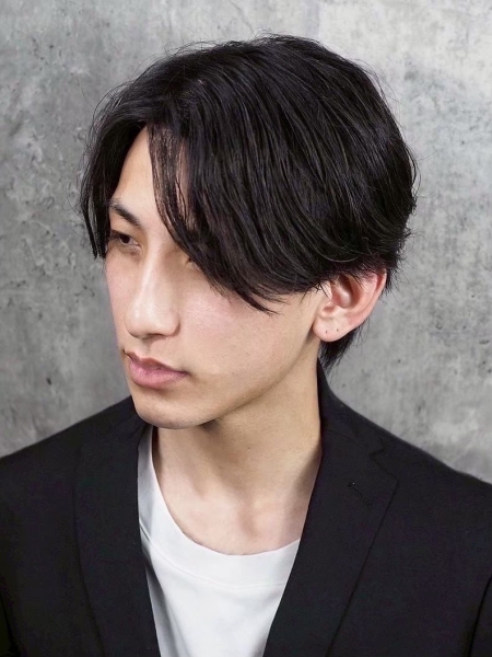 襟足長めセンターパート