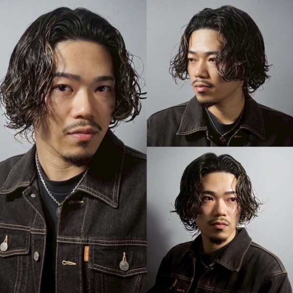 大人の色気漂うセンターパートウェーブ