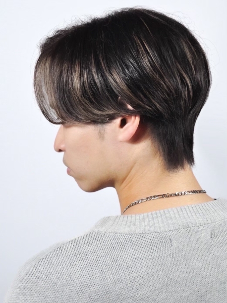 立体感で魅せる大人マッシュスタイル