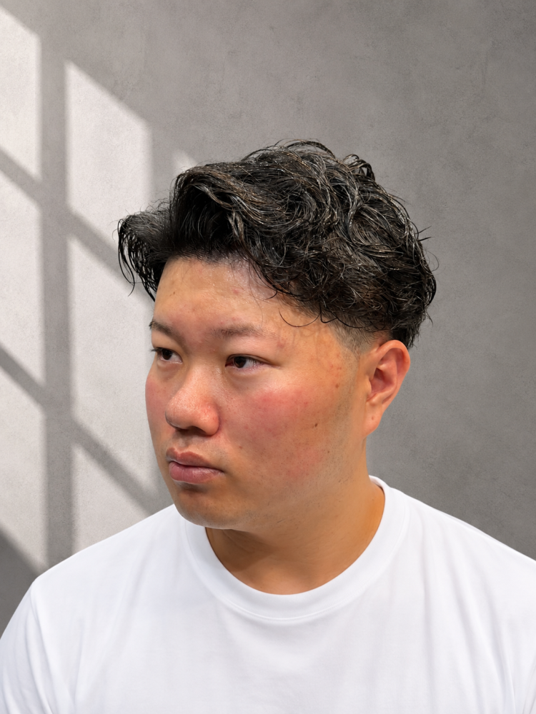 色気と動きを出すスパイラルパーマ