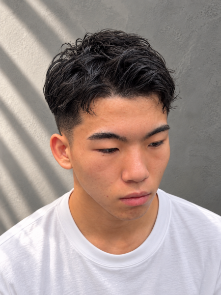 【フェード×ニュアンスパーマで爽やかに】