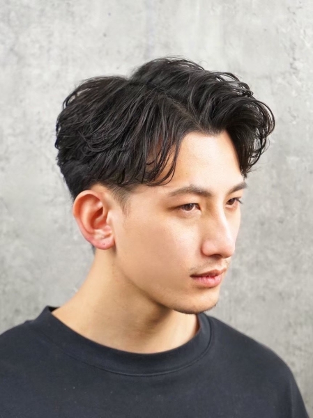 # メンズパーマで毎朝のセットが変わる！赤坂のバーバーで叶える理想のヘアスタイル