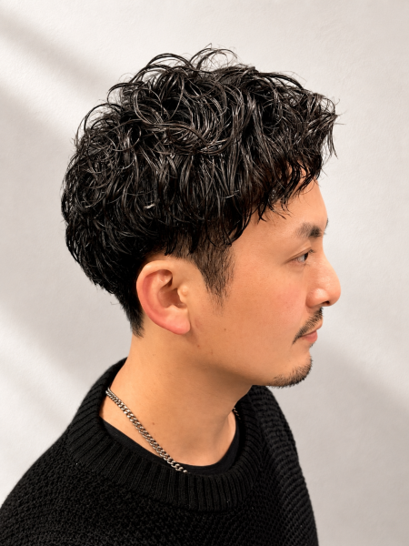 大人の男のツイストスパイラル/ツーブロック/黒髪/アップバング
