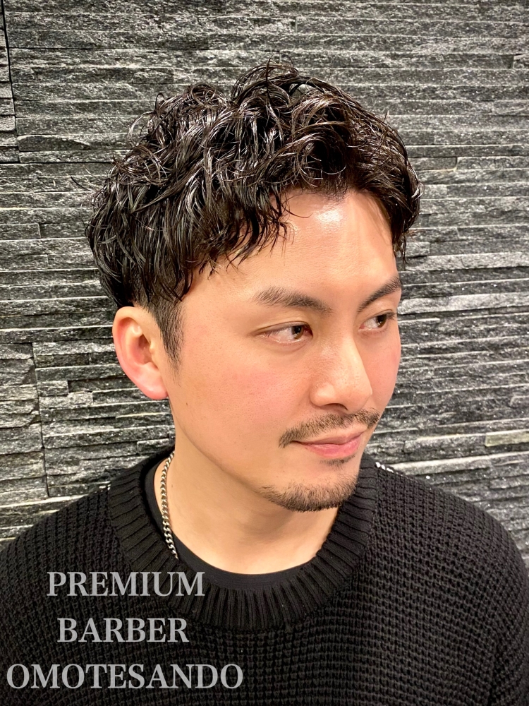 スパイラルパーマ 黒髪 ツーブロック アップバング バーバースタイル ヘアカタログ 高級理容室 床屋 ヒロ銀座ヘアーサロン