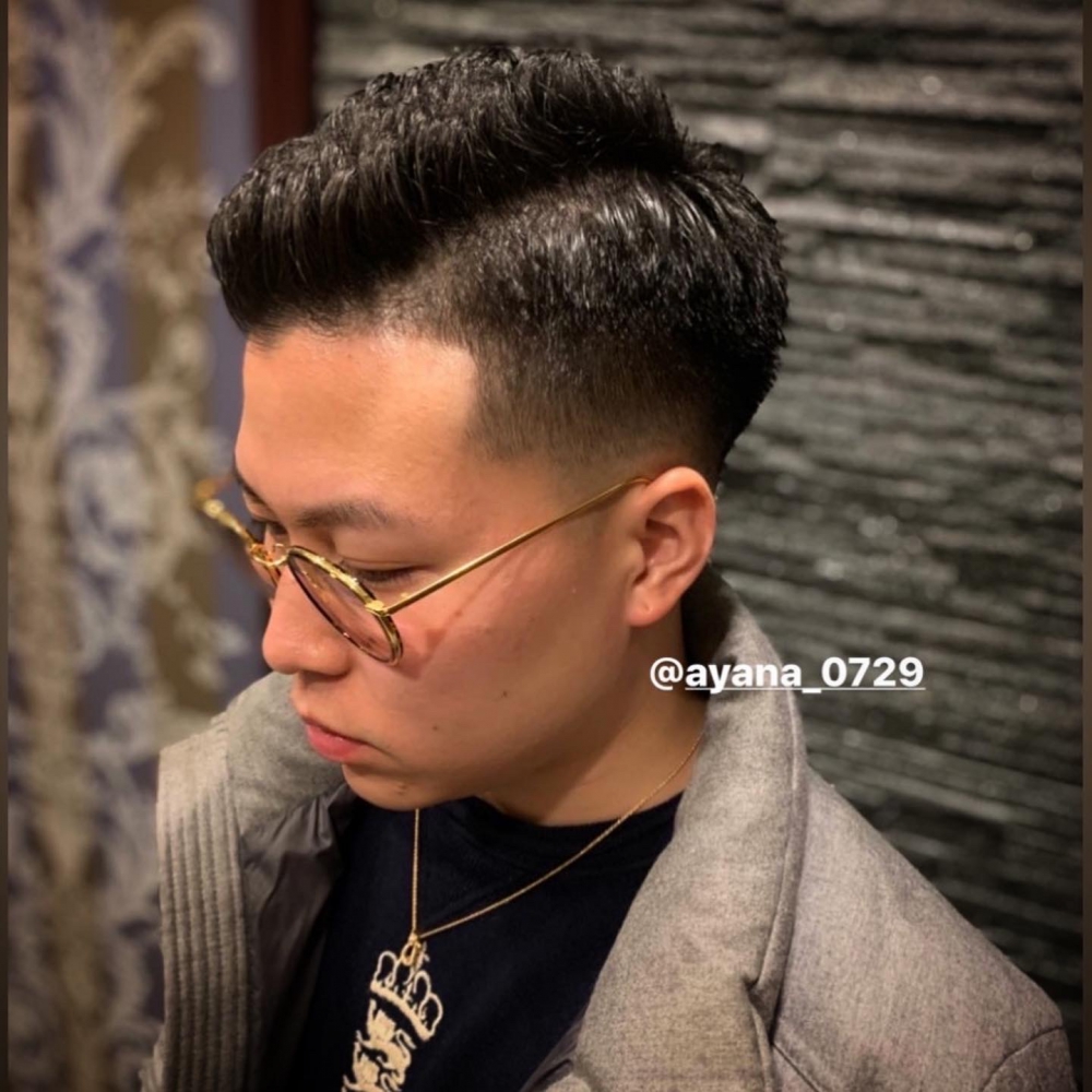 スキンフェード 大きめパンチパーマ 色っぽい男に ヘアカタログ 高級理容室 床屋 ヘアサロン Premium Barber プレミアムバーバー