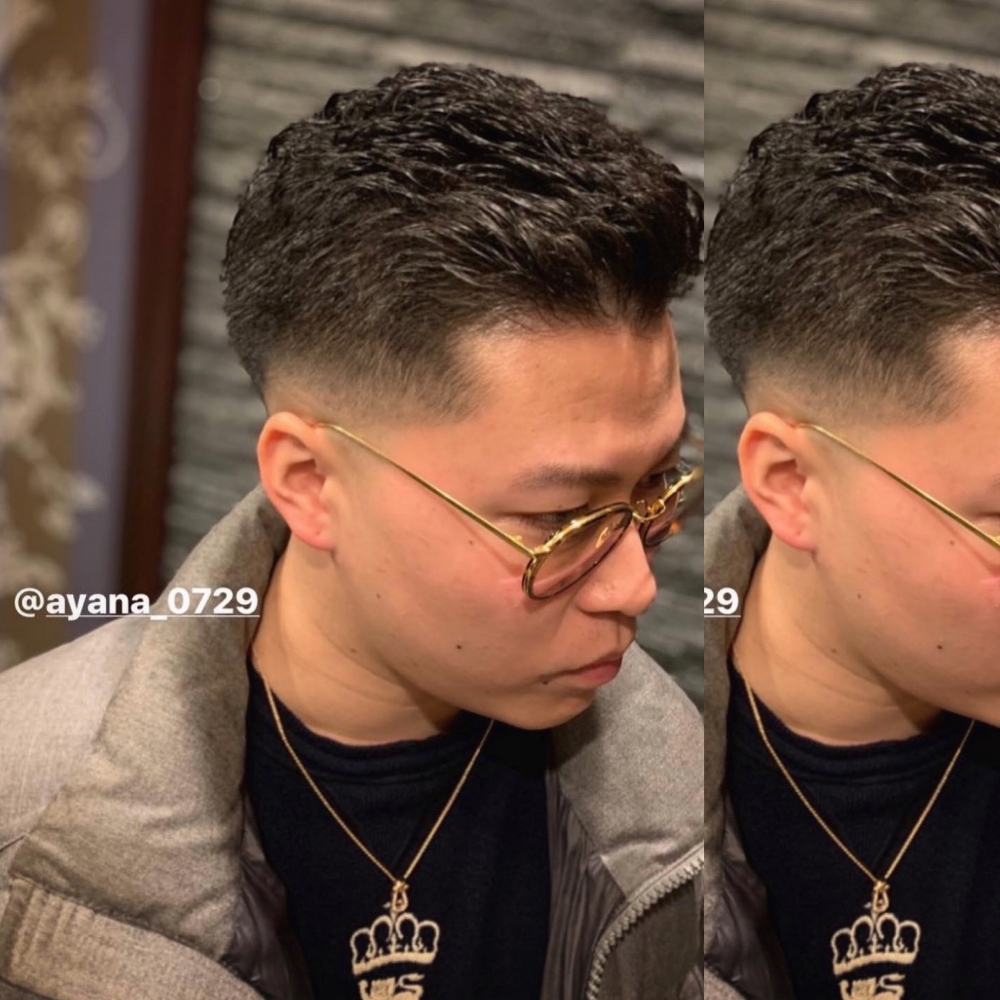 スキンフェード 大きめパンチパーマ 色っぽい男に ヘアカタログ 高級理容室 床屋 ヘアサロン Premium Barber プレミアムバーバー