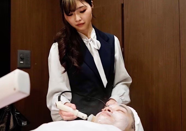 四十代男性に響く本格フェイスケア