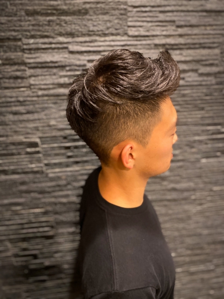 外国人風ジェットモヒカン フェード ヘアカタログ 高級理容室 床屋 ヘアサロン Premium Barber プレミアムバーバー