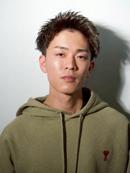 爽やかさ抜群！男らしいスパイキーショート