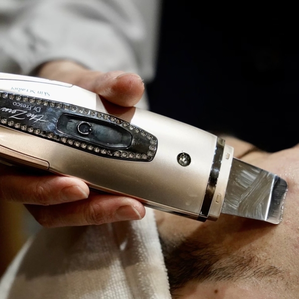 【秋のくすみ肌に】超音波ピーリングで毛穴スッキリ!