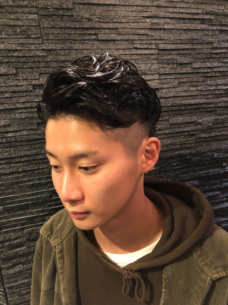 ミディアムツーブロック ヘアカタログ 高級理容室 床屋 ヒロ銀座ヘアーサロン