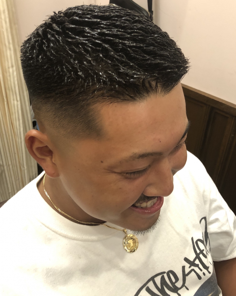 スクエア濡れパンフェード ヘアカタログ 高級理容室 床屋 ヒロ銀座ヘアーサロン