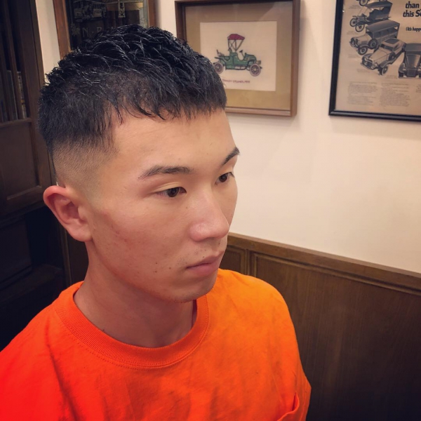 クロップパーマフェードスタイル ヘアカタログ 高級理容室 床屋 ヘアサロン Premium Barber プレミアムバーバー