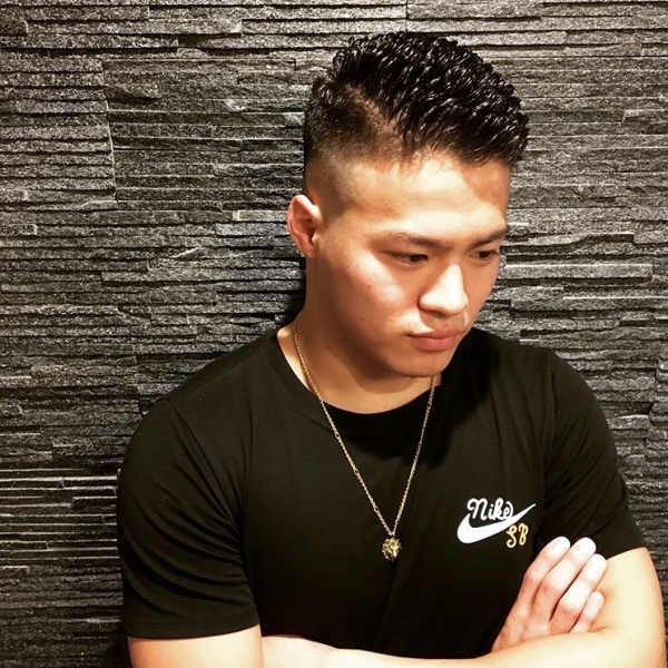 震災フェードの濡れパンスタイル ヘアカタログ 高級理容室 床屋 ヘアサロン Premium Barber プレミアムバーバー