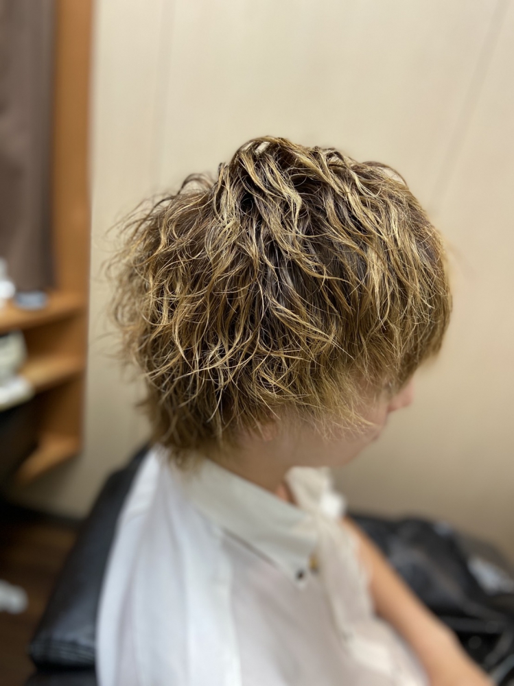 スパイラルパーマ｜ヘアカタログ｜高級理容室 床屋 ヒロ銀座ヘアーサロン