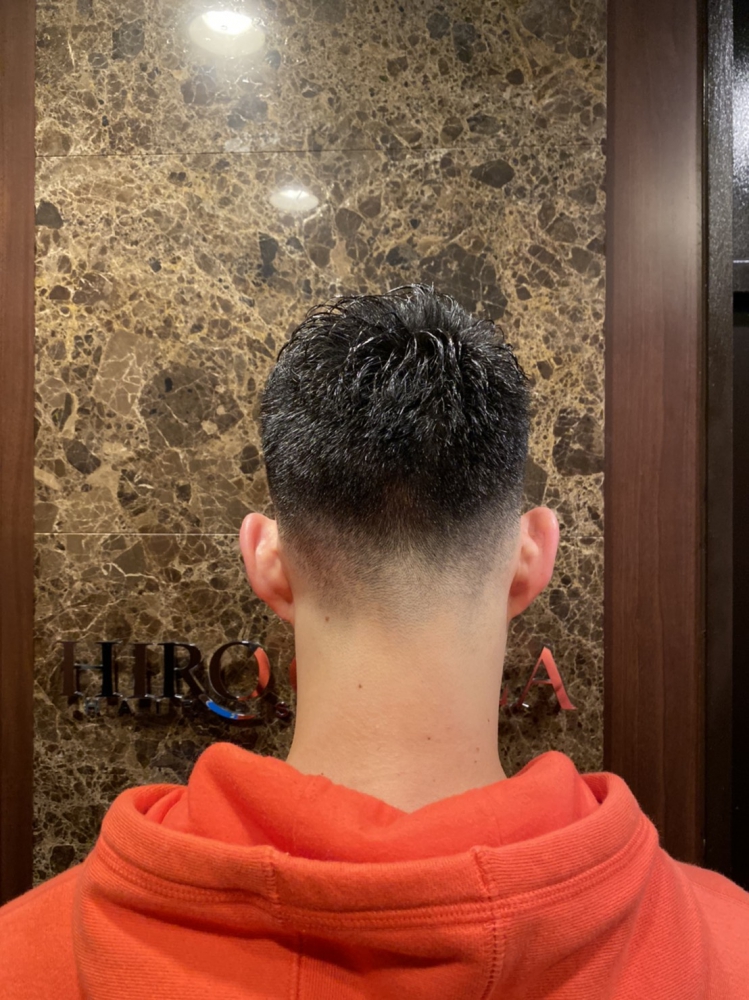 フェードカット+形状記憶パーマ｜ヘアカタログ｜高級理容室・床屋・ヘアサロン｜PREMIUM BARBER（プレミアムバーバー）