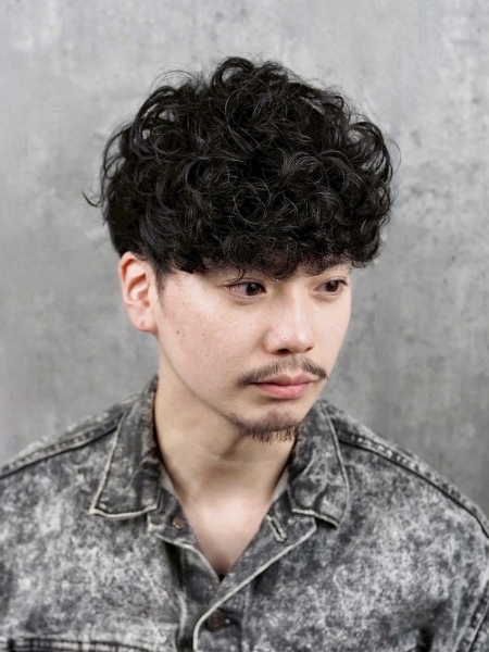 ツーブロック×パーマで作る大人の色気